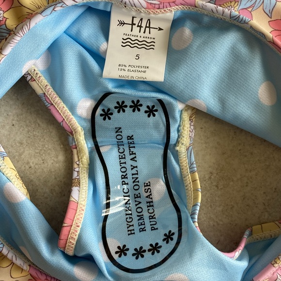 FEATHER 4 ARROW - SEASHELL BABY RUFFLE SET - FLOWER POWER - Picture 7 of 8